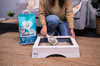 Sanicat - Clumping Cat Litter with Marseille Soap scent | Made of natural minerals with guaranteed odour control | Absorbs moisture and makes cleaning the tray easier | 10 L capacity